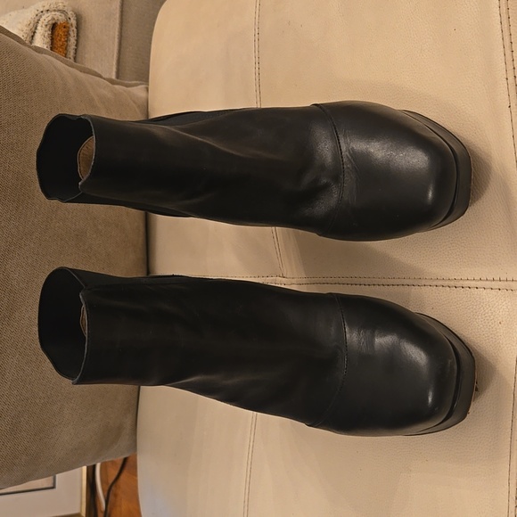 Via Spiga Tocarra Womens Black Leather Chelsea Ankle Boots Size 10.5M - Picture 1 of 4